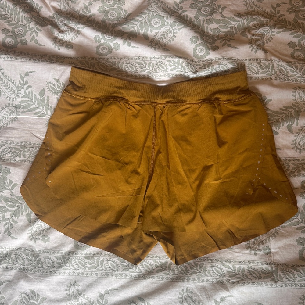 Lululemon find your pace shorts